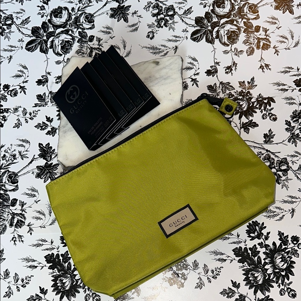 Gucci Lime Green Cosmetic Pouch - GUCCI BEAUTY
